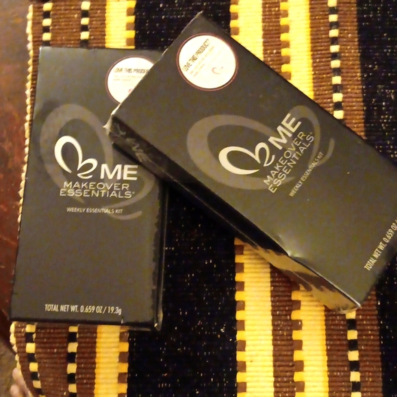 Makeover Essentials Kit - Picture 2 of 4